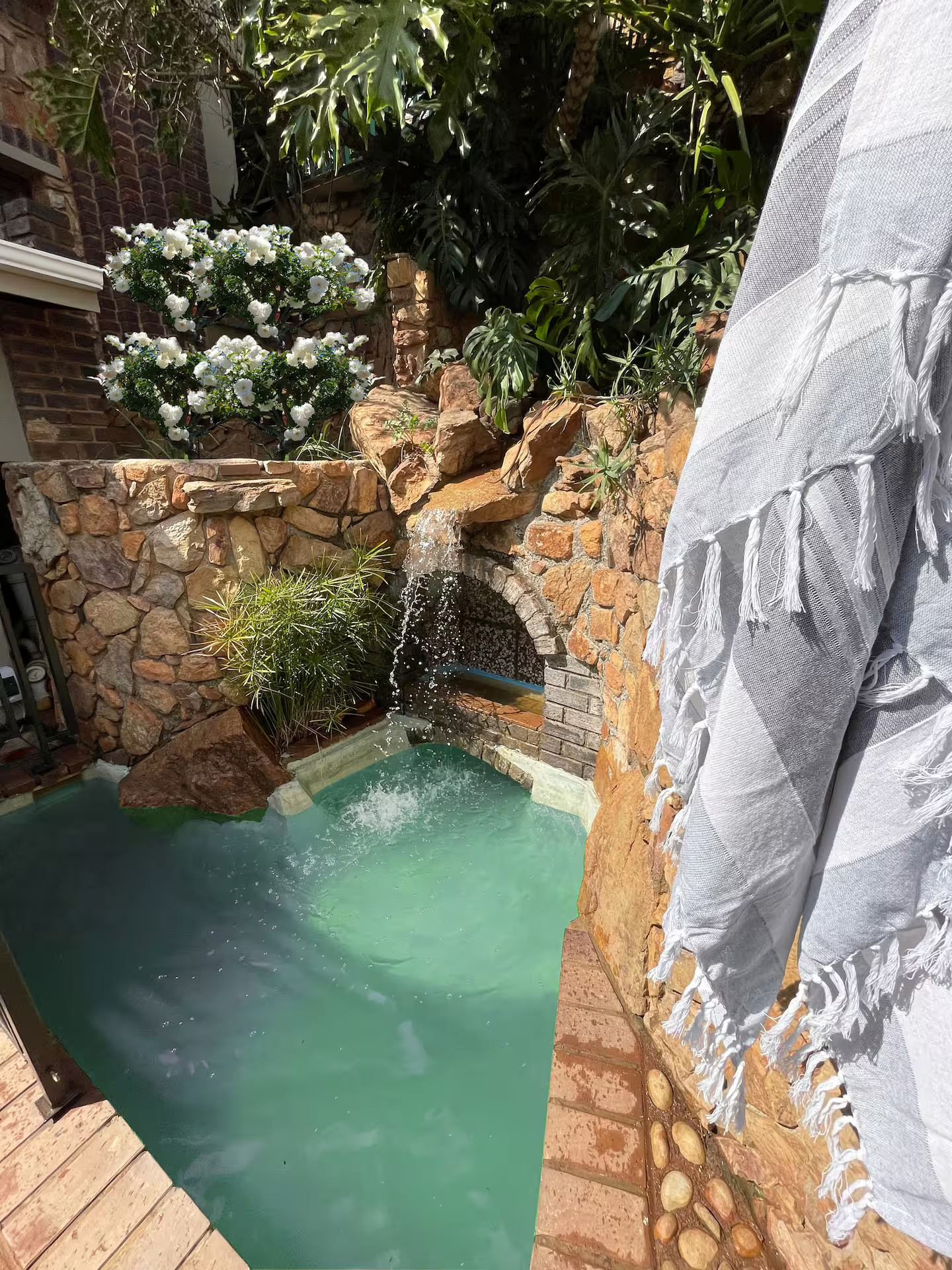 Plunge pool at Tsakani hideaway
